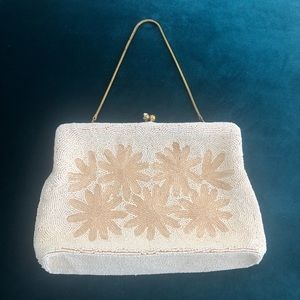 Vintage beaded clasp handbag